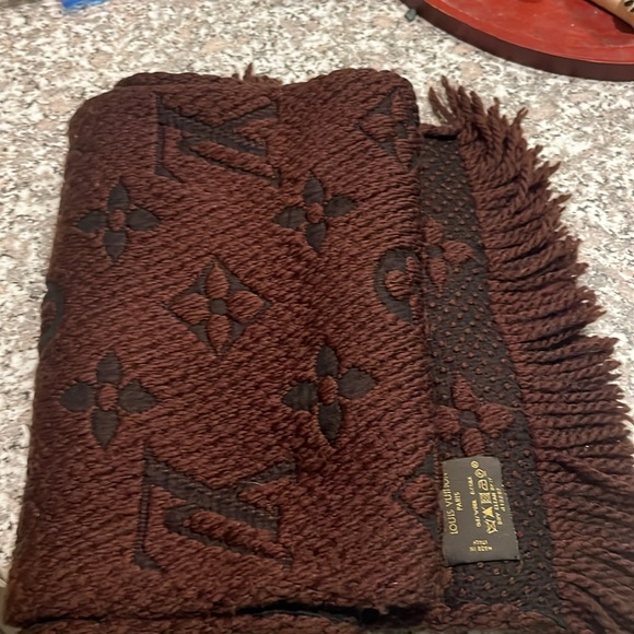 Louis Vuitton scarf - Picture 3 of 4